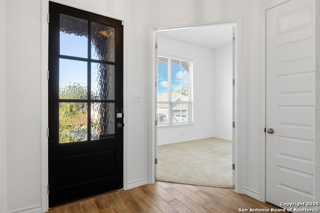 Listing photo id 3 for 1523 Balcones Fault