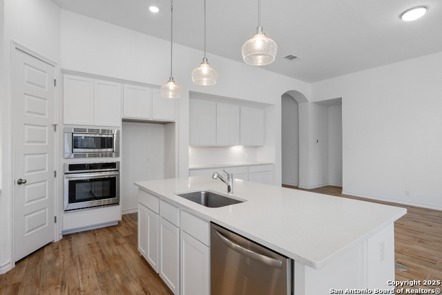 Listing photo id 7 for 1523 Balcones Fault