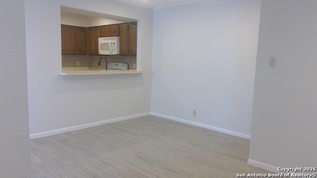 Image 2 of 13 For 7738 Chambers  608