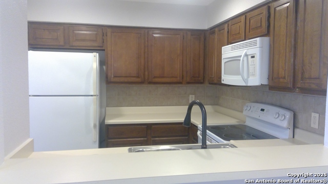 Image 3 of 13 For 7738 Chambers  608