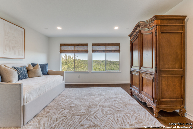 Image 12 of 30 For 23122 Woodlawn