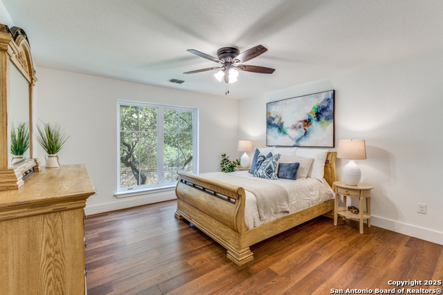 Image 19 of 30 For 23122 Woodlawn