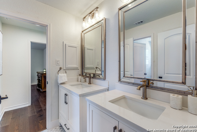 Image 22 of 30 For 23122 Woodlawn