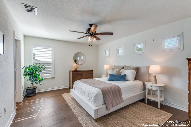 Image 24 of 30 For 23122 Woodlawn