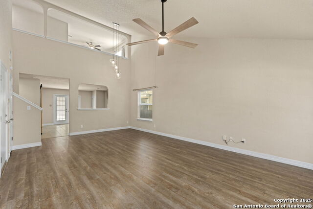 Listing photo id 8 for 12015 Agnew Ridge