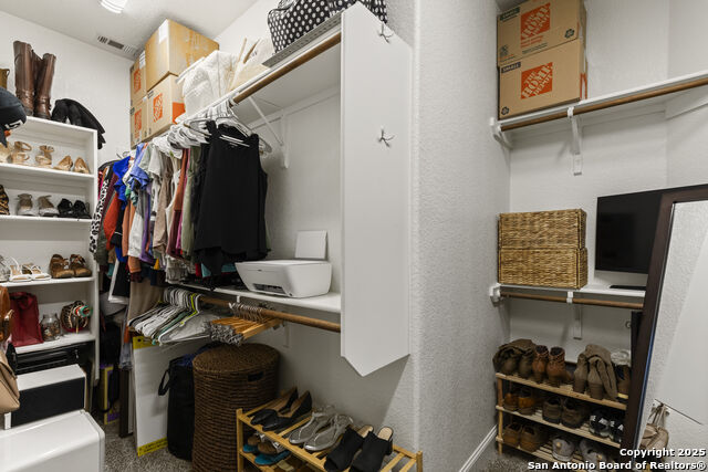 Image 23 of 38 For 213 Derby