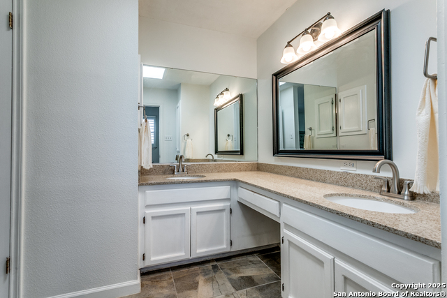 Image 12 of 20 For 13835 Hillside Dr E