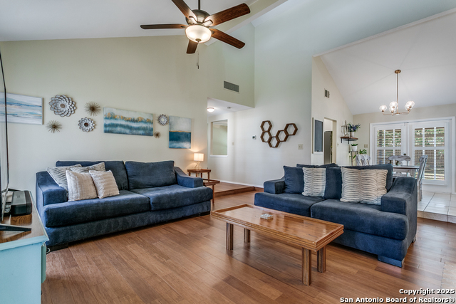 Image 4 of 20 For 13835 Hillside Dr E