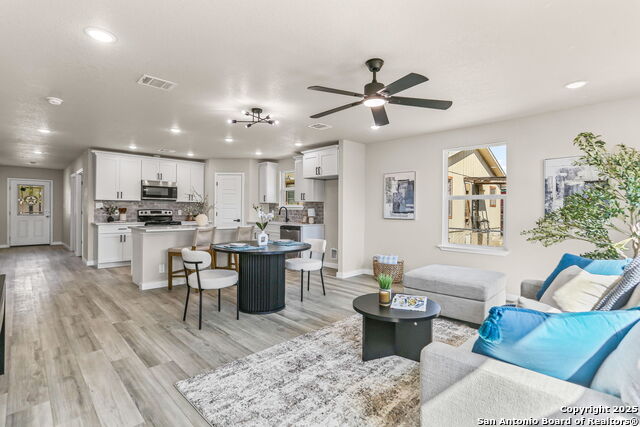 Image 9 of 24 For 322 Spaatz