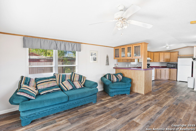 Image 8 of 22 For 716 Lakeshore Drive South