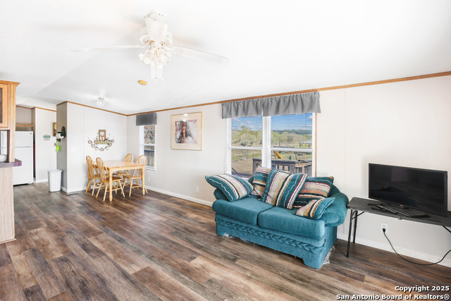 Image 9 of 22 For 716 Lakeshore Drive South