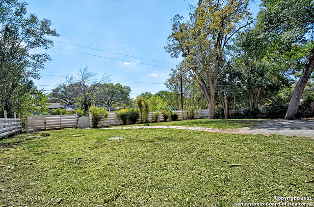 Image 24 of 33 For 1022 Mount Eden Drive