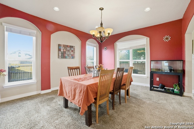 Listing photo id 10 for 5035 Thymus  