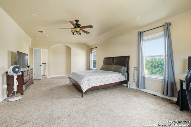 Listing photo id 18 for 5035 Thymus  