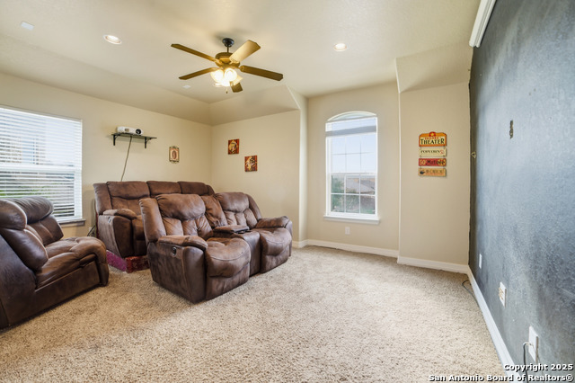 Listing photo id 23 for 5035 Thymus  