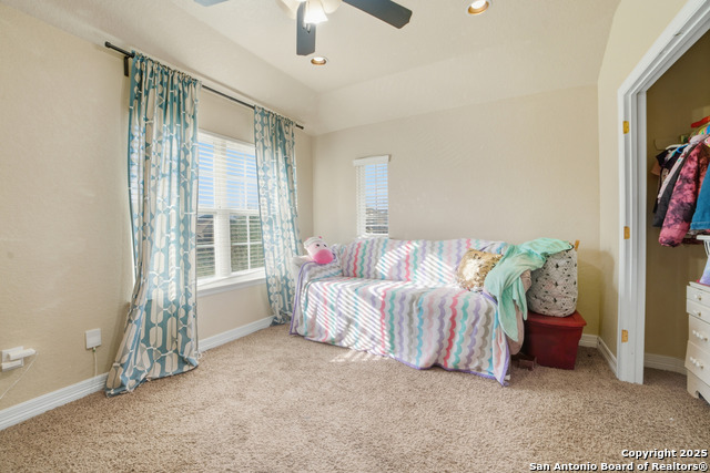 Listing photo id 25 for 5035 Thymus  