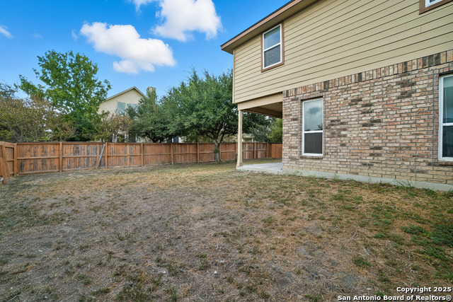 Listing photo id 28 for 5035 Thymus  