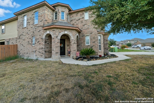 Listing photo id 2 for 5035 Thymus  