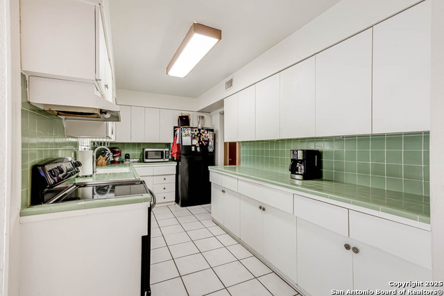 Image 17 of 26 For 359 Langton  