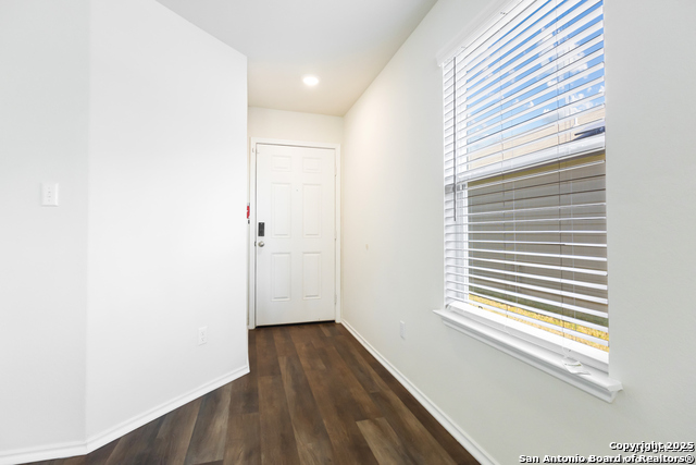 Image 3 of 26 For 550 Retama