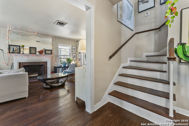 Image 11 of 56 For 268 North Dr