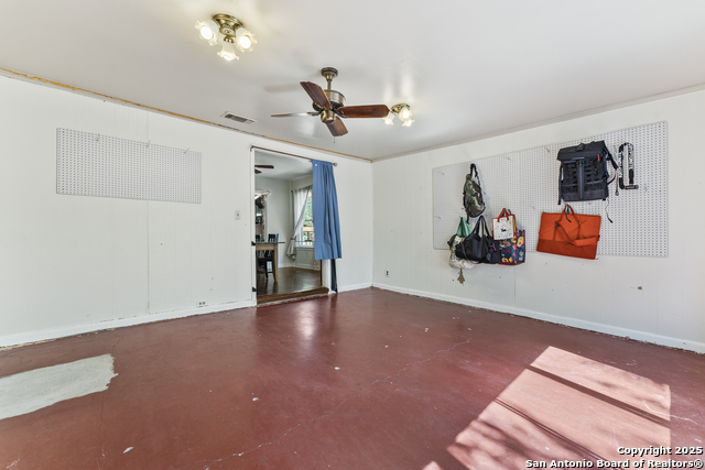 Image 18 of 56 For 268 North Dr
