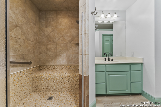 Image 24 of 56 For 268 North Dr