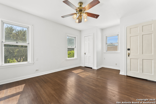 Image 30 of 56 For 268 North Dr