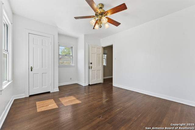 Image 31 of 56 For 268 North Dr