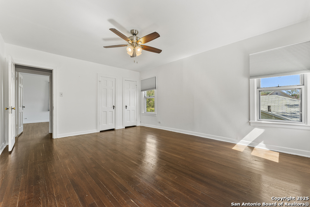 Image 33 of 56 For 268 North Dr