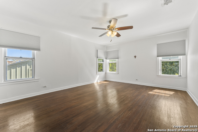 Image 36 of 56 For 268 North Dr