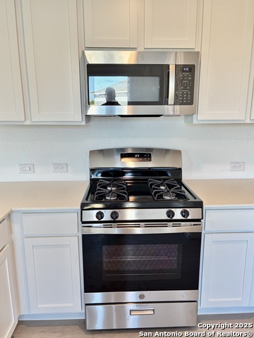 Listing photo id 8 for 5726 Willow Point