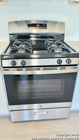 Listing photo id 12 for 5726 Willow Point