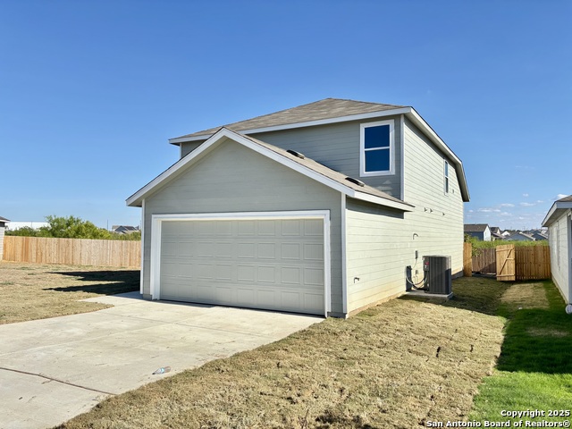 Listing photo id 0 for 5726 Willow Point