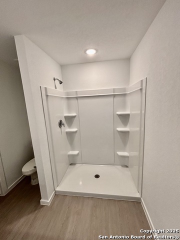 Listing photo id 27 for 5726 Willow Point