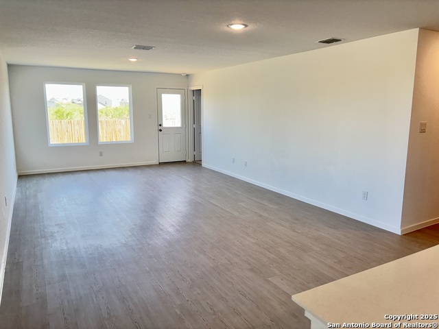 Listing photo id 1 for 5726 Willow Point