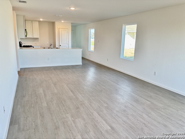 Listing photo id 3 for 5726 Willow Point