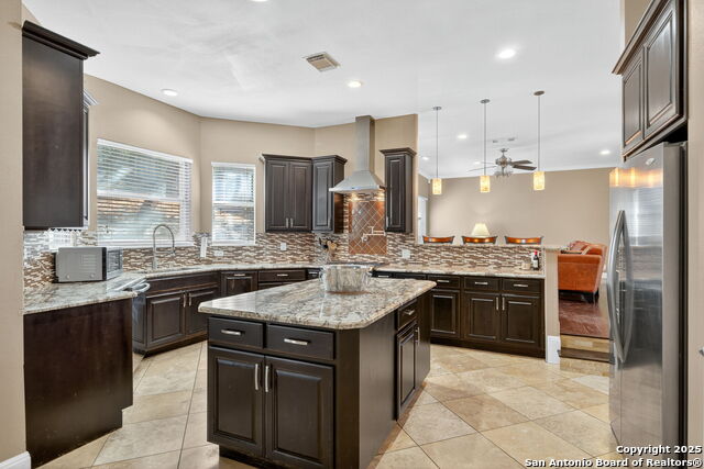 Image 10 of 35 For 6718 Grove Creek Dr