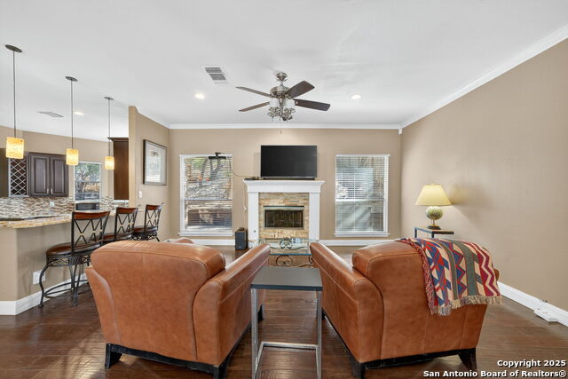 Image 5 of 35 For 6718 Grove Creek Dr