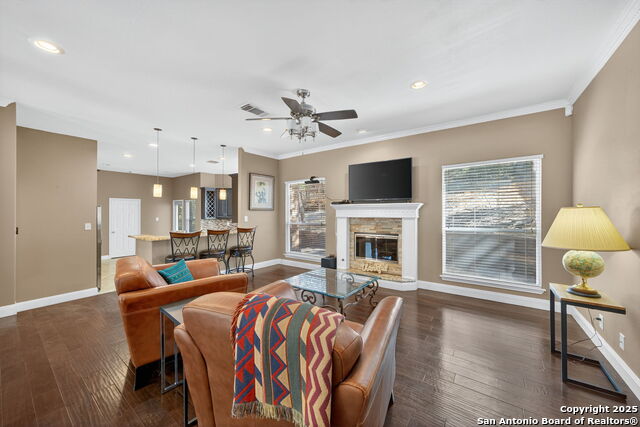 Image 6 of 35 For 6718 Grove Creek Dr