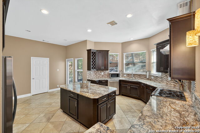 Image 9 of 35 For 6718 Grove Creek Dr