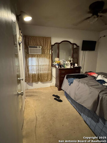 Image 12 of 26 For 727 Carney St