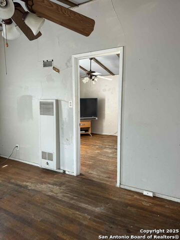 Image 16 of 26 For 727 Carney St