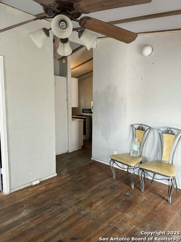 Image 17 of 26 For 727 Carney St