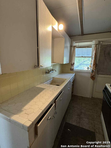 Image 20 of 26 For 727 Carney St