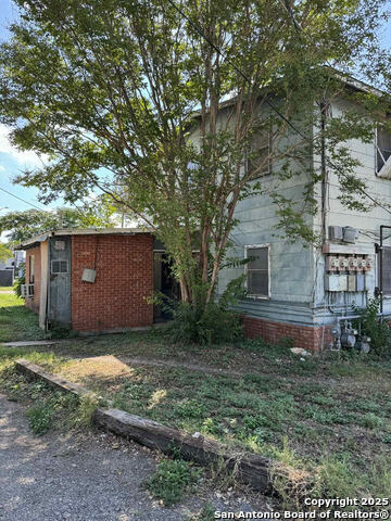 Image 4 of 26 For 727 Carney St