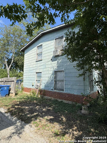 Image 5 of 26 For 727 Carney St