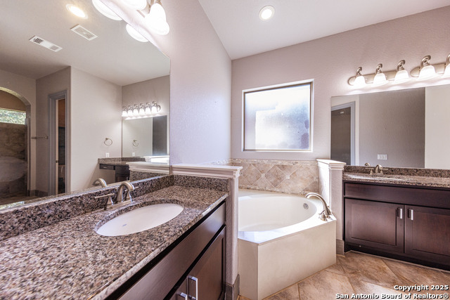 Image 13 of 28 For 636 Carriage House