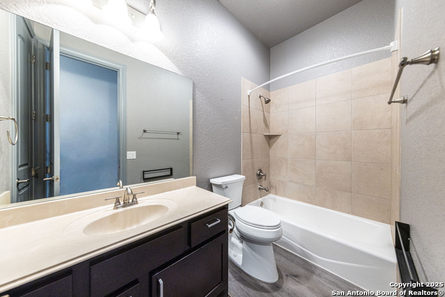 Image 16 of 28 For 636 Carriage House