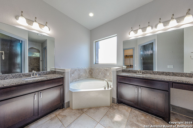 Image 13 of 27 For 636 Carriage House  30